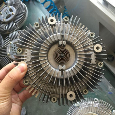 Keterikatan kipas pendingin mesin profesional untuk Toyota Fortuner Hilux 1KD 2KD 16210-0L010