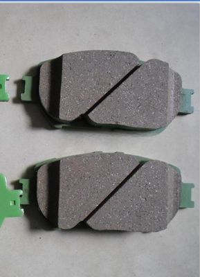 Bergaransi Kinerja Keramik Brake Pad 04465-33320 untuk Toyota Camry 2.4 MCV30 ACV30
