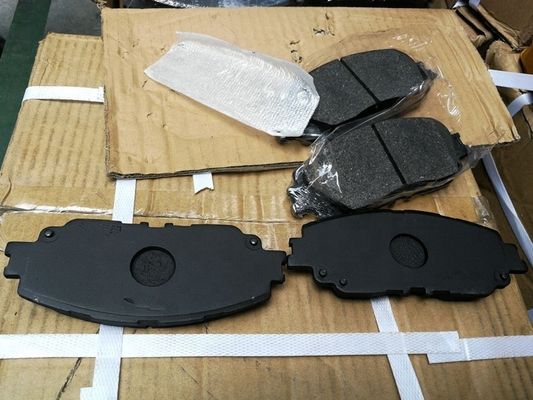 04465-33480 Pad Disc Brake Depan Untuk Toyota Camry 2018 Mobil Fitting Dan Smooth Braking