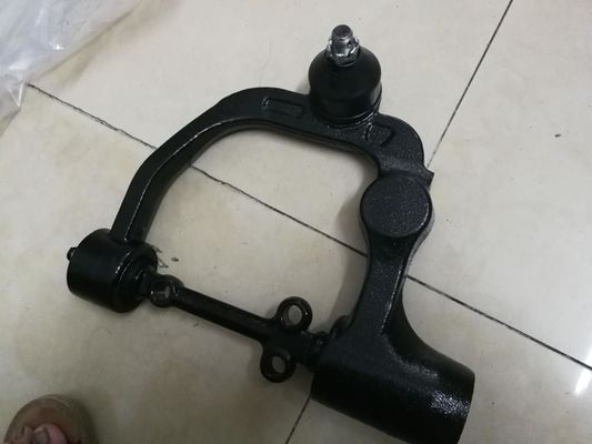 OEM Standar Control Arm 54525-VW100 54545-VX100 untuk Nissan Urvan E25