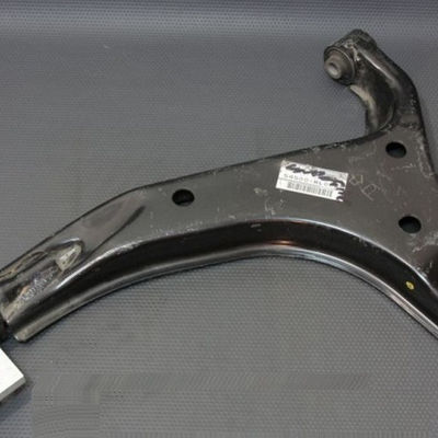Control Arm 54500-WL000 54501-WL000 untuk Nissan Elgrand 2000-2010 Superior Performance