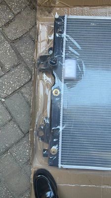 Land Cruiser 150 Automatic AT Cooling Radiator 16400-30300 Untuk Toyota Prado 3.0 TDI