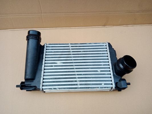 NISSAN QASHQAI II WAGON J11 14461-4EJ0A Unit pengisi daya intercooler untuk HR12DDT HRA2DDT
