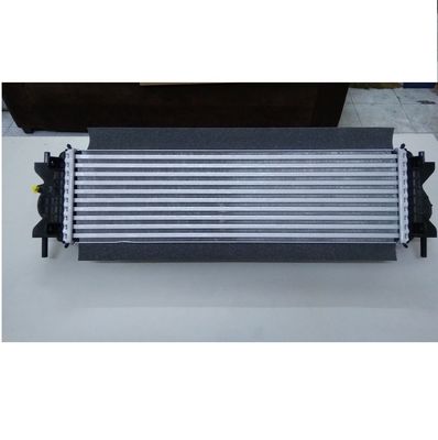 Intercooler untuk Nissan Navara NP300 Renault Alaskan 2.5 dCi 4x4 144614KV1A 2014- Top-