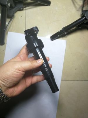 ITEM Mobil Pencil Air Kerekan Kerekan 27301-02300 Untuk Hyundai GETZ OEM Standar