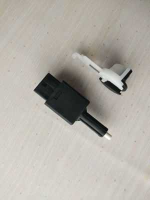 93810-3S700 Saklar lampu rem untuk 2015- Hyundai Accent I20 Tucson Kia Rio Tahun 2015-