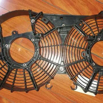16711-30081 16711-30082 Tutup kipas untuk Toyota Hiace 2014 OE NO. Dijamin