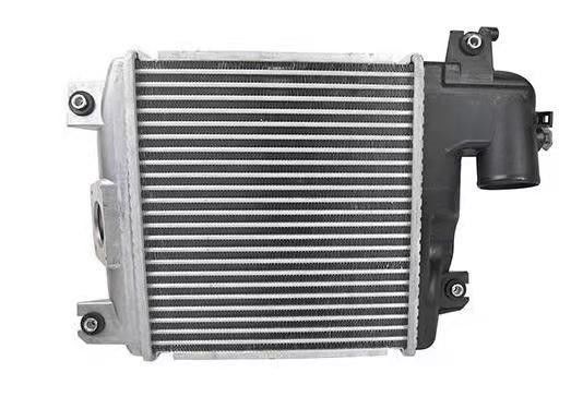 Intercooler untuk Toyota Hilux 2.5 3.0 1TR 2TR 1KD 2KD 2005-2015 17940-0L030 17940-0L060