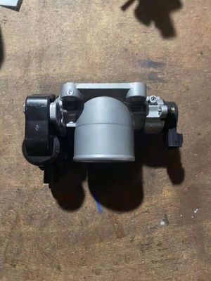 Toyota Hilux KUN25 KUN26 2KD 26100-0L010 26100-30070 Badan Throttle Assy Tahun 1986-1991