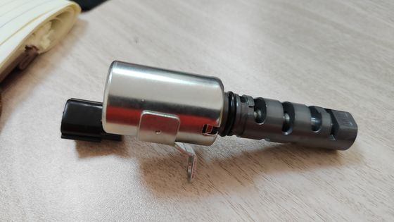 15330-21011 Kontrol Minyak Mesin VVT Cam Timing Valve Solenoid untuk TOYOTA JP Prius Yaris