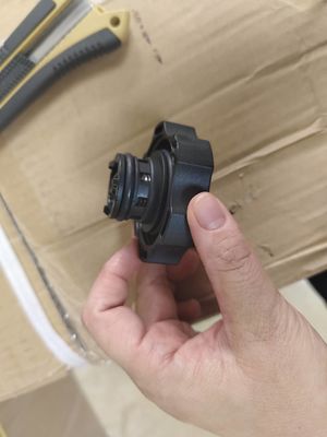 13032353 Tutup Radiator Tutup Reservoir Coolant Untuk GM Cadillac Cruze Buick