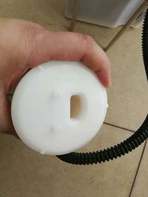 Filter bahan bakar dalam tangki OE NO. 77024-42011 dengan kertas filter impor untuk Toyota Lexus NX Rav4