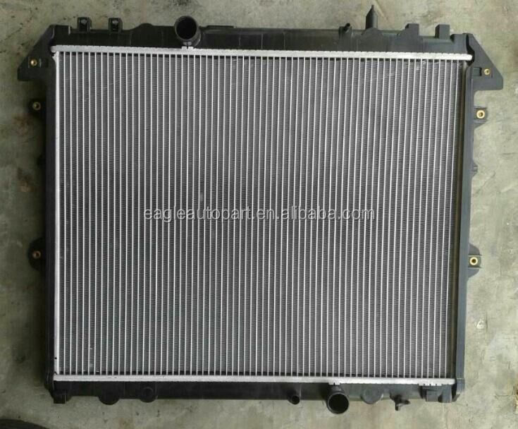 2.5 D-4D Mesin Radiator 16400-OL250 untuk Toyota Hilux Innova Auto
